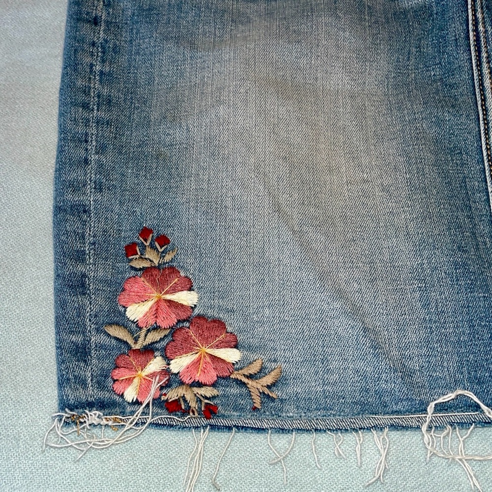 Driftwood ‘Sophia’ Denim Skirt with Floral Embroidery Sz 26 - Picture 3 of 8